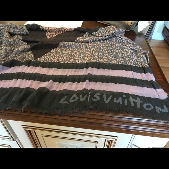 Louis Vuitton - Picture 5 of 5